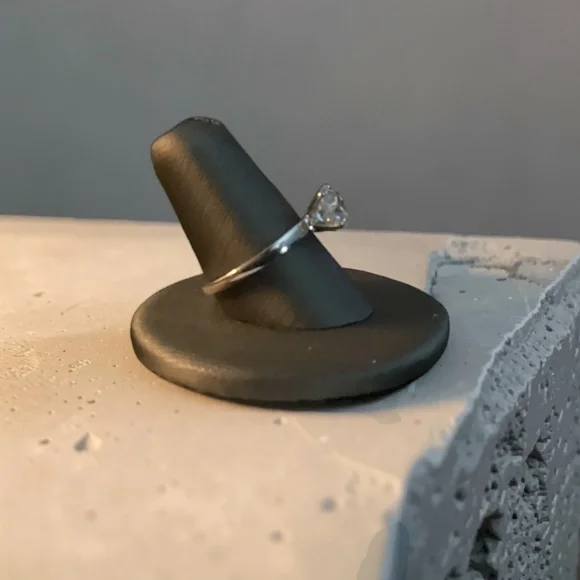 Silver Solitaire Ring - Picture 3 of 4